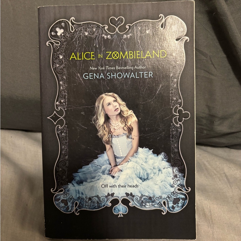 Alice in Zombieland by Gena Showalter